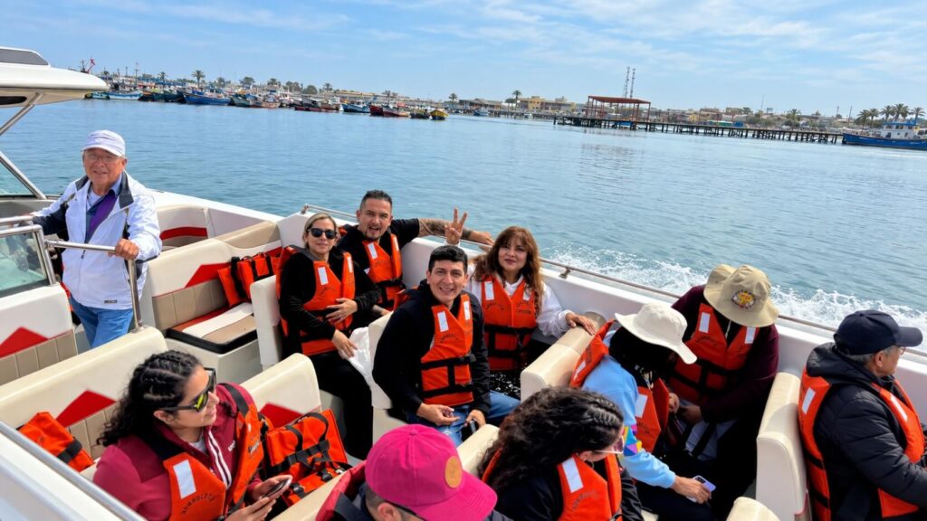 Tour de Dia Completo al Oasis de Huacachina + Islas Ballestas en Paracas
